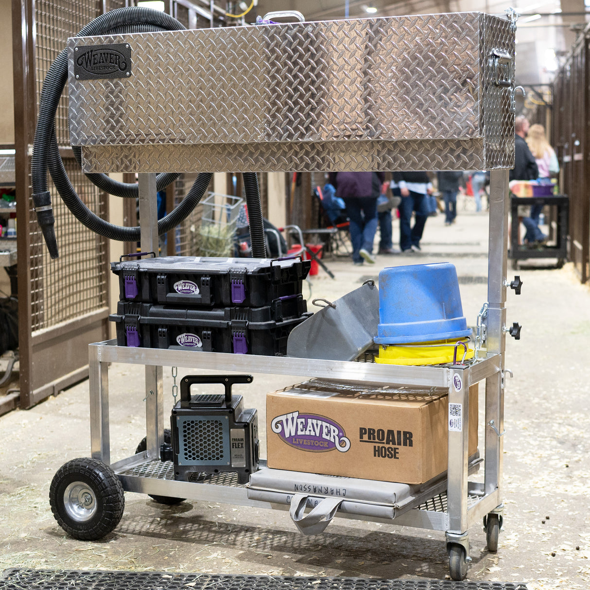 Ready-to-Roll Showbox Hanger