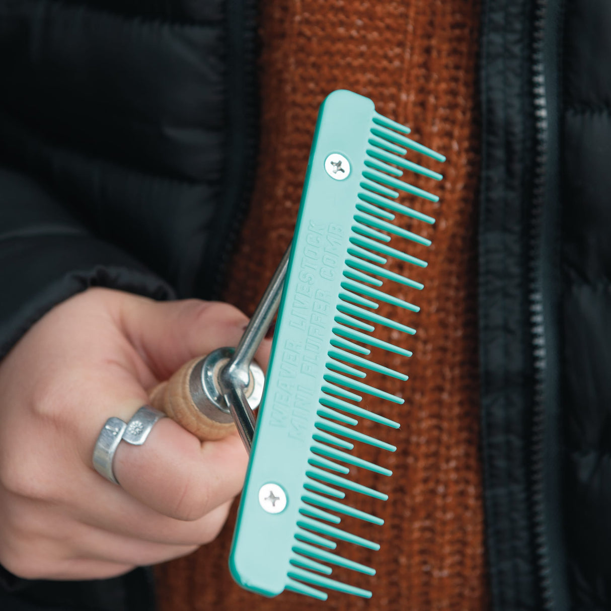 Plastic Mini Fluffer Comb
