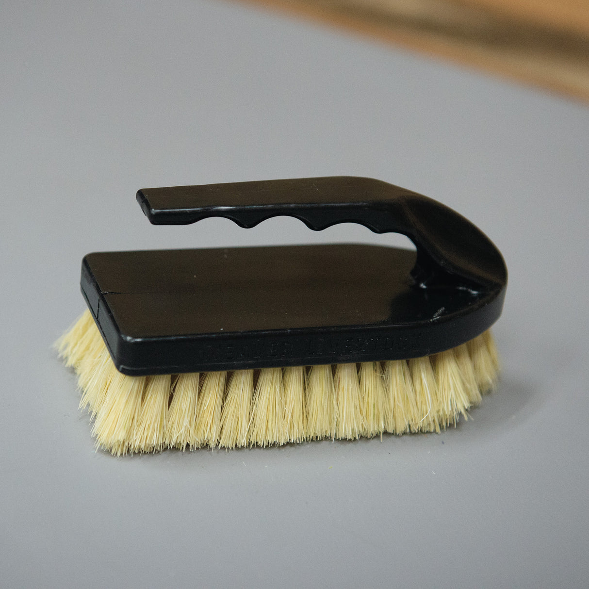 Plastic Tampico Pig Brush with Handle