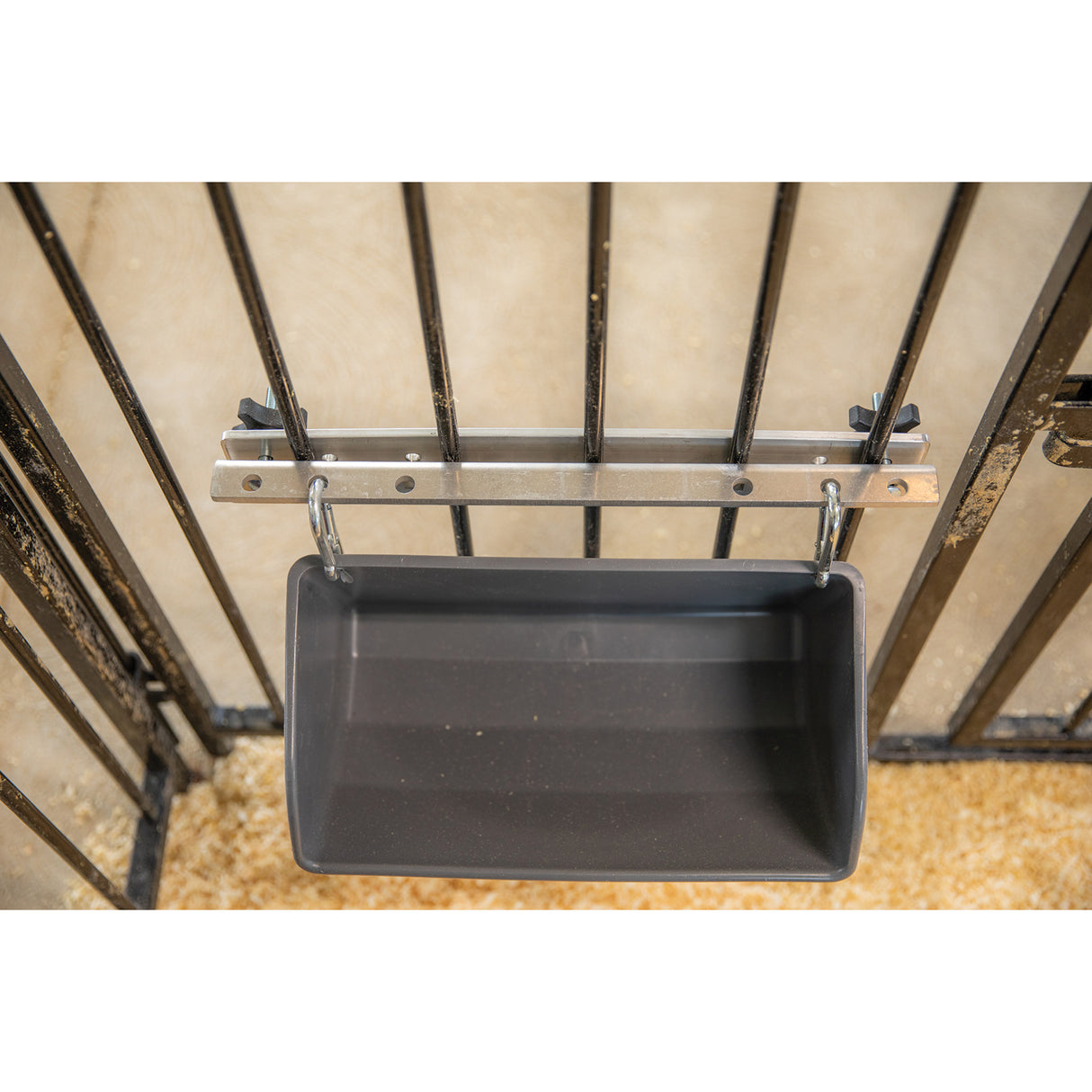 Universal Feeder Hanger