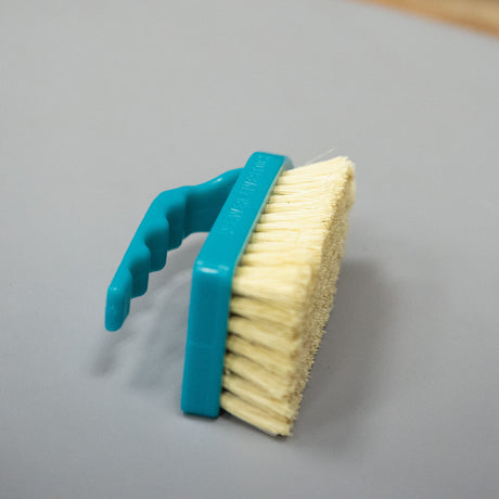 Plastic Tampico Pig Brush with Handle