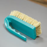 Plastic Tampico Pig Brush with Handle