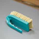 Plastic Tampico Pig Brush with Handle