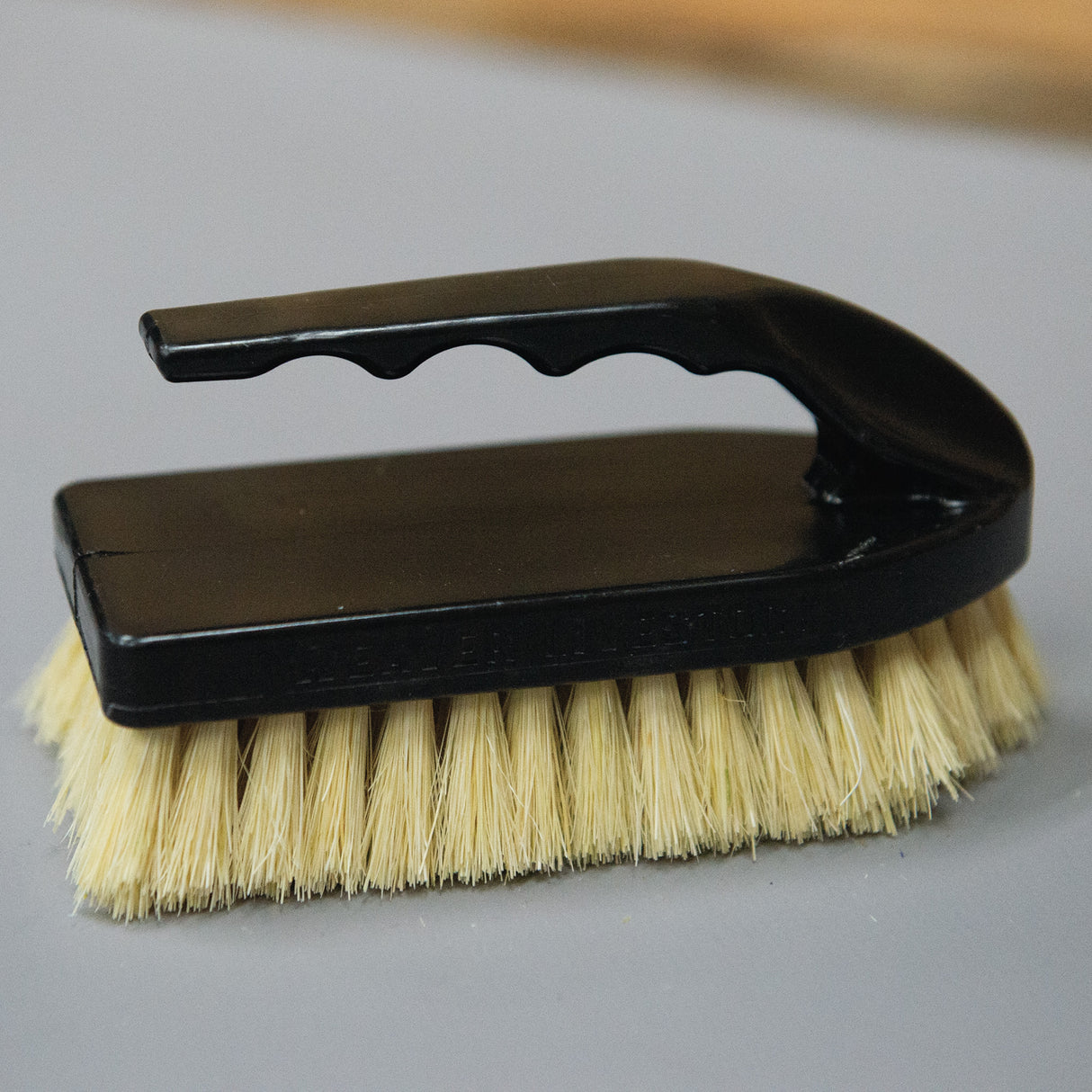 Plastic Tampico Pig Brush with Handle